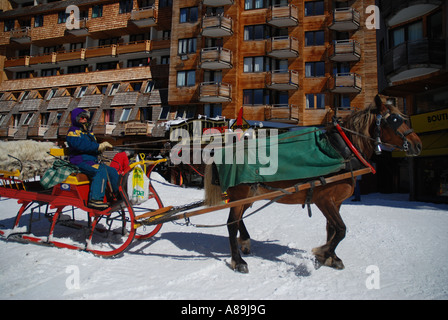 En carriole de Ski Avoriaz, Savoie, Alpes France Banque D'Images