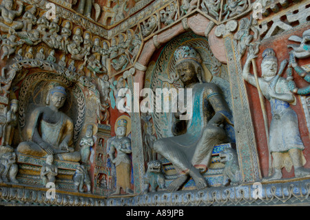 Chine shanxi datong yungang shiku grottes près de bouddha à l'intérieur sculpté une grotte Banque D'Images