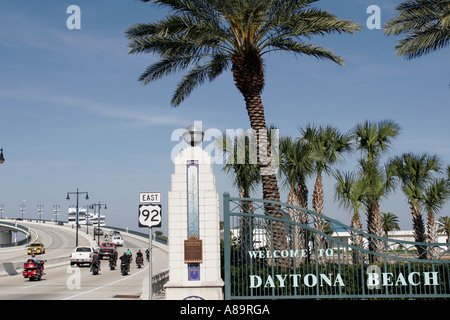 Daytona Beach Florida,International Speedway Bridge,panneau,logo,bienvenue,porte,Bike week,motos moto,événement,célébration,annuel,cavaliers,propriétaires,vis Banque D'Images