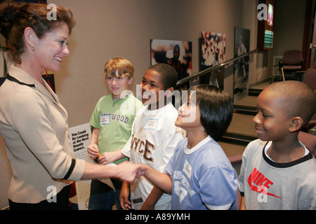 Birmingham Alabama, Alabama Sports Hall of Fame, Jennifer Chandler, plongeur de la médaille d'or olympique, rencontre les étudiants, les visiteurs voyagent en tournée touris Banque D'Images