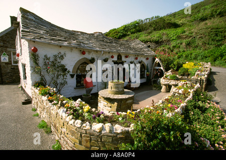 Le Cornwall Boscastle Harbour Lights salon de thé avant les inondations Banque D'Images