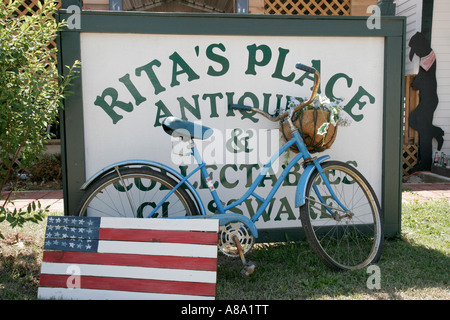 Alabama Egalité,Rita's place,antiquités,objets de collection,vélos vélos vélo vélo vélo vélo rider cyclistes vélos, vélo,panneau,logo,drapeau,visiteurs t Banque D'Images