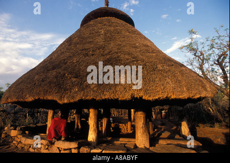 Maison communale ou mora dans Konso village , le sud de l'Éthiopie Banque D'Images