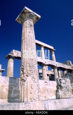 Partie de la temple dorique d'Aphaia sur l'île grecque d'Aegina Banque D'Images