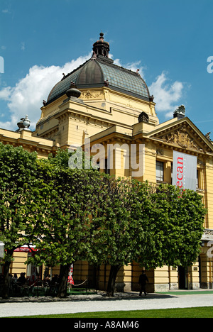 Pavijon Umjetnicki Pavillon d'art et Restaurant à Kralja Tomislava Square Zagreb Croatie Banque D'Images