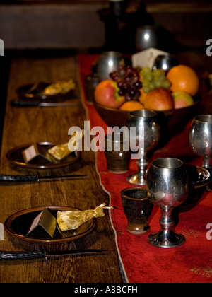 Table à manger à un banquet médiéval Banque D'Images