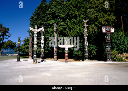 Canada Vancouver totems dans Stanley Park Banque D'Images