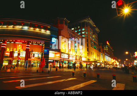 Chine Pékin rue animée et belle scène de nuit Banque D'Images