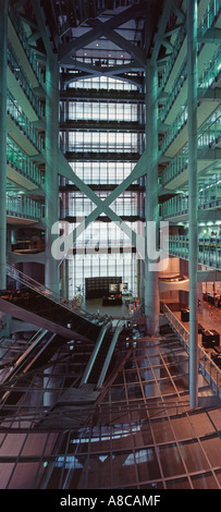 Chine Hong Kong Central Hong Kong Shanghai Bank interieur vertical Panorama Banque D'Images