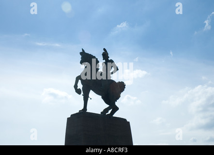 Statue de Burgermeister Hans Waldmann par la rivière Limmat à Zurich Suisse Banque D'Images