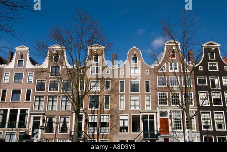 Belles maisons anciennes le long de canal dans le centre de Grachtengordel quartier d'Amsterdam Holland Banque D'Images