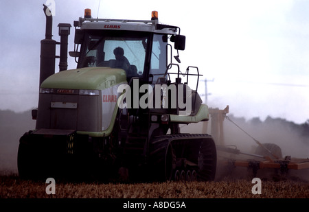 Les terres agricoles sont cultivées dans Butley, Suffolk, UK. Banque D'Images