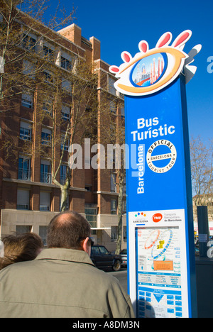 Marques Le logo oeil Barcelone bus touristes d'étudier l'information Banque D'Images