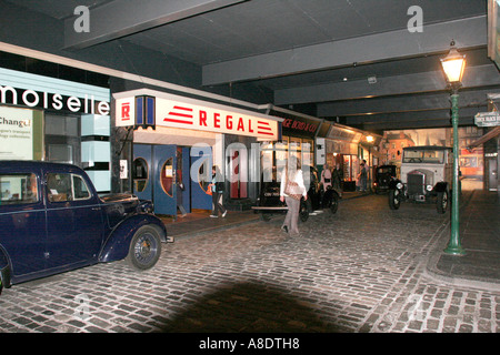 Des loisirs et des magasins dans la rue Kelvin Hall Museum of Transport Glasgow Ecosse Banque D'Images