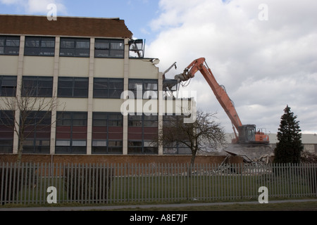 La démolition de la partie de l'usine BMW de Swindon Wiltshire Banque D'Images