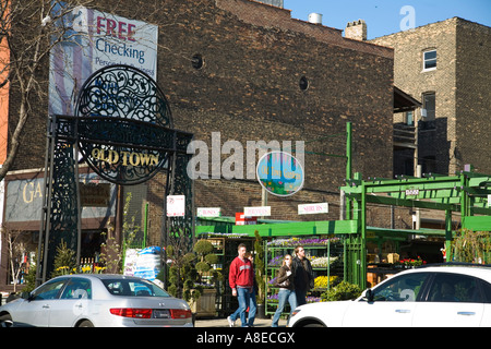 CHICAGO Illinois Vieille Ville signer la circulation sur la rue puits piétons à pied passé jardin store Banque D'Images