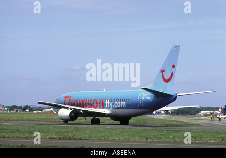 Thomsonfly Boeing 737 à l'aéroport de Bournemouth Banque D'Images