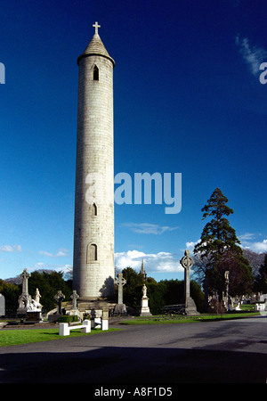 Tour ronde dans le cimetière Glasnevin Dublin Irlande Banque D'Images