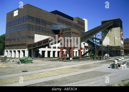 Géographie / voyage, Allemagne, Rhénanie du Nord-Westphalie, Essen, les bâtiments de la mine Zollverein, visiteur, centre-Kohlenwäsche, puits de mine, XII, vue extérieure, Additional-Rights Clearance-Info-Not-Available- Banque D'Images