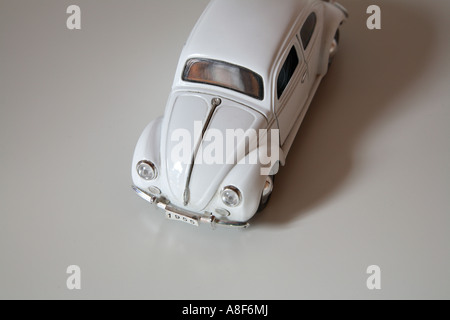 L'ancien Beatle VW Classic vintage toy car Banque D'Images