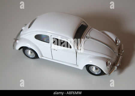 L'ancien Beatle VW Classic vintage toy car Banque D'Images