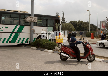 Stock Photo d'accident de la circulation routière à l'entrée de l'hôpital Hadassah de Jérusalem sur le mont Scopus Banque D'Images