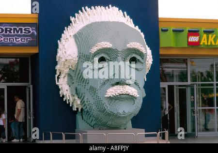 Grand visage d'Einstein Legoland à Guenzburg Bayern Allemagne Banque D'Images