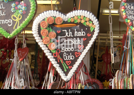 Je vous aime tant en forme de coeur d'Épices Lebkuchen Oktoberfest de Munich Bavaria Allemagne Banque D'Images