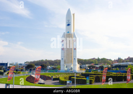 Toulouse France, French Technology 'Science Park' 'Space City' modèle de 'Ariane 5' Rocket Launch Vehicle Banque D'Images