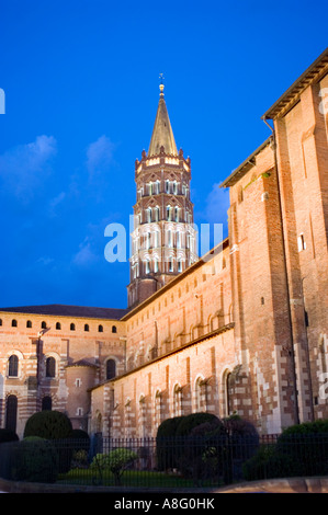 Toulouse France monument religieux 'Basilique Saint Sernin Basilique' 'illuminé' Night cathédrale catholique église romane Banque D'Images