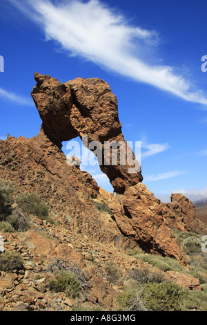 La Queens Slipper Zapatilla de La Reina Affleurement de roches sculptées par le vent Parc national de Las Canadas Tenerife Espagne Banque D'Images