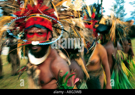 Décorées brouillée, danses autochtones Goroka, Papouasie Nouvelle Guinée Banque D'Images