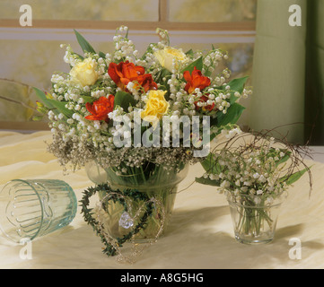 Bouquet avec le muguet , roses et freesia Banque D'Images