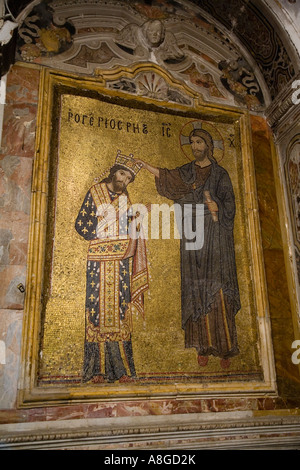 Mosaïque de Roger II couronné par le Christ chiesa di S Maria dell'Ammiraglio La Martorana Palerme Sicile Italie circa 1143 Banque D'Images