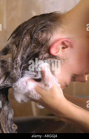 Haare waschen pflegen Banque D'Images