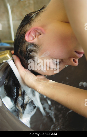 Haare waschen pflegen Banque D'Images