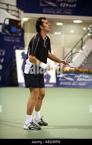 Cédric Pioline dans la finale du Tournoi des Champions Qtel Qatar à Doha du 1er avril 2006 Pioline perdu à Marcelo Rios Banque D'Images