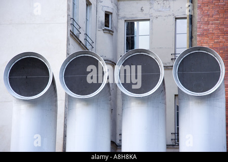 Les tuyaux de ventilation en face de centre Georges Pompidou - Paris, France Banque D'Images