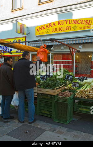 Marché Brunnenmarkt à Ottakring Vienne Autriche UE Banque D'Images