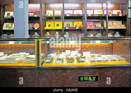 Chine HANGZHOU Ginseng affiché dans un quartier Chinese Medicinal apothicairerie le long d'une rue commerçante à Hangzhou Banque D'Images