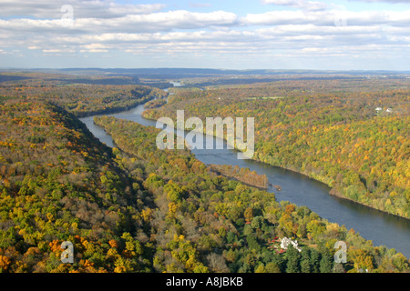 Vue aérienne de la rivière Delaware qui serpente à travers le New Jersey et en Pennsylvanie. Banque D'Images