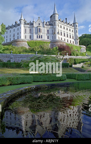 Jardins du Château de Dunrobin réflexions golspie sutherland étang ecosse highland Banque D'Images