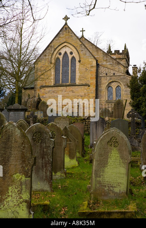 Vue sur St James Church à Taxal près de Whaley Bridge dans le Derbyshire Banque D'Images