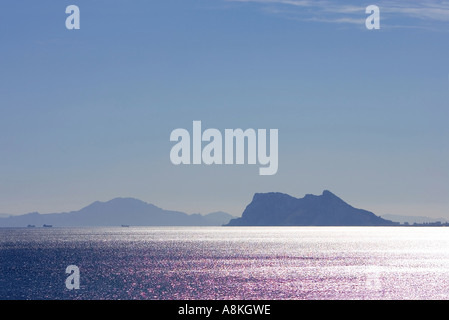 Sur la mer à Gibraltar et l'Afrique de l'Espagne sur la Costa del Sol Banque D'Images