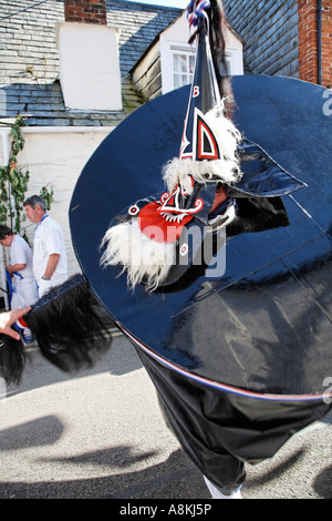 L'Oss à l'Obby Oss Cornwall Padstow Célébrations Mayday Grande-bretagne angleterre Europe Banque D'Images