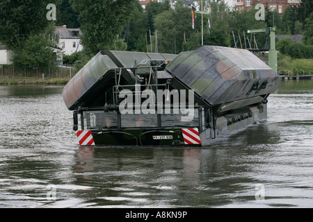 Véhicule amphibie M3 de l'Armée Fédérale Allemande à thet moselle près de Coblence, Rhénanie-Palatinat, Allemagne Banque D'Images