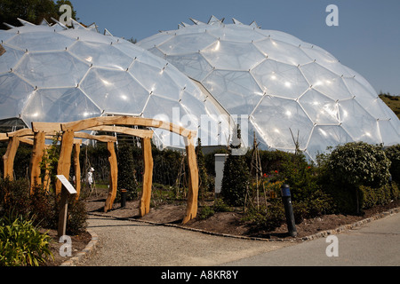 Les dômes à la serre Eden Project Cornwall Royaume-uni Europe Banque D'Images