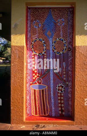 Porte peinte Tiwi Islands Australie Banque D'Images