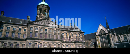Amsterdam Holland Royal Palace et Nieuwe Kirk sur la place du Dam Banque D'Images