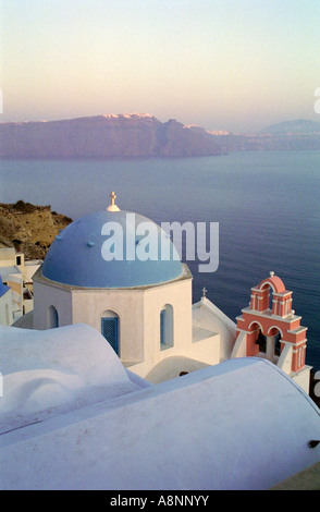 Église de l'île grecque - Oia, Santorin, Grèce Banque D'Images